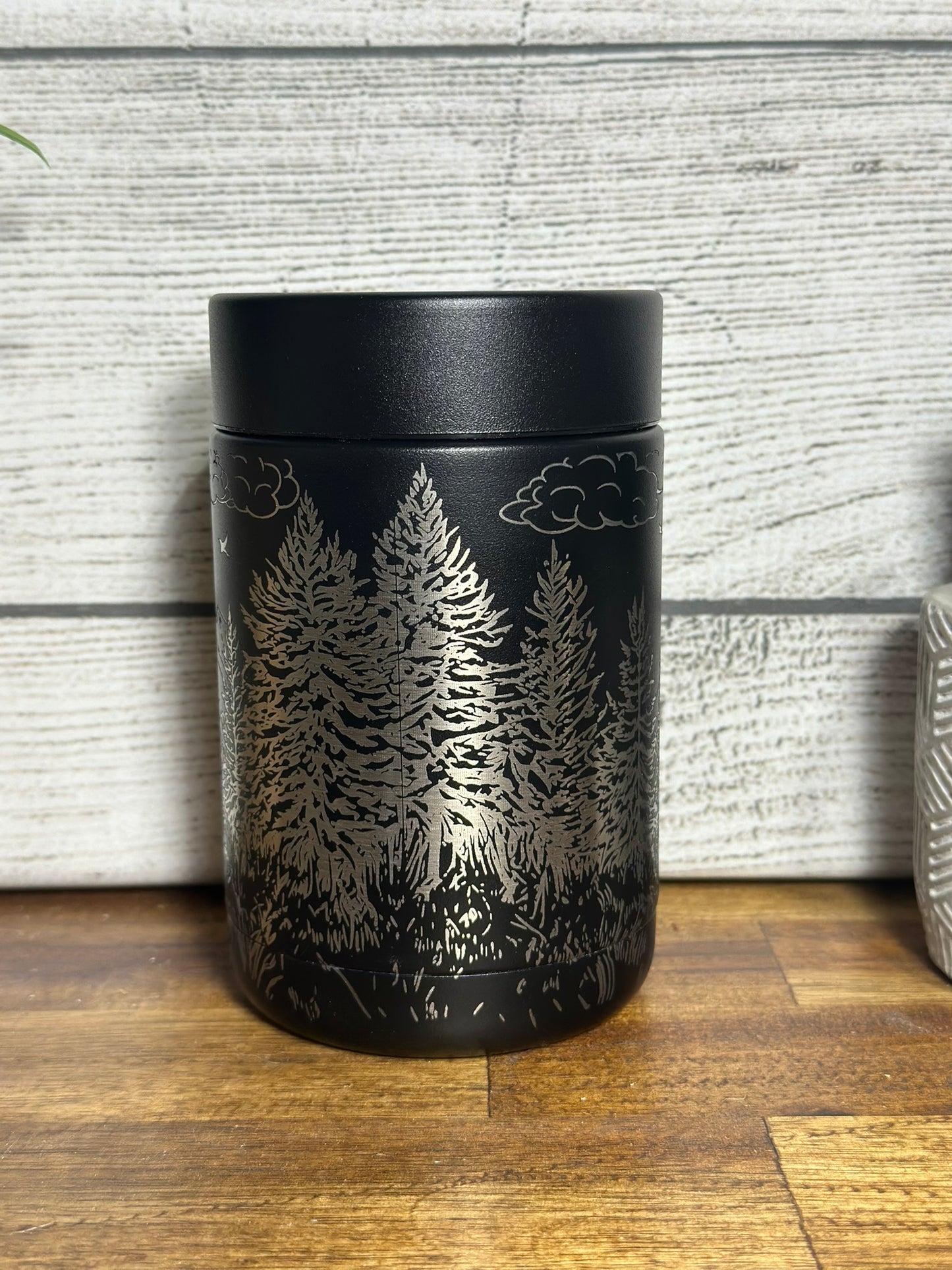 Mountainous Deer Scene Can Cozy - Black